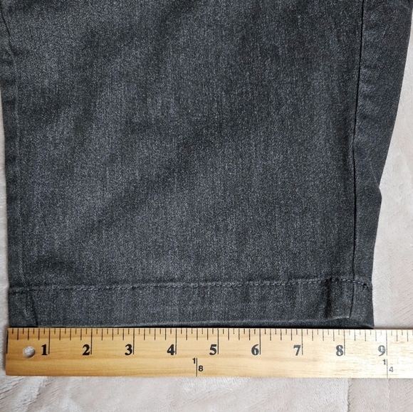 Volcom Men's Flat Front Modern Fit Chino Shorts Size 30 Dark Gray - Picture 7 of 11